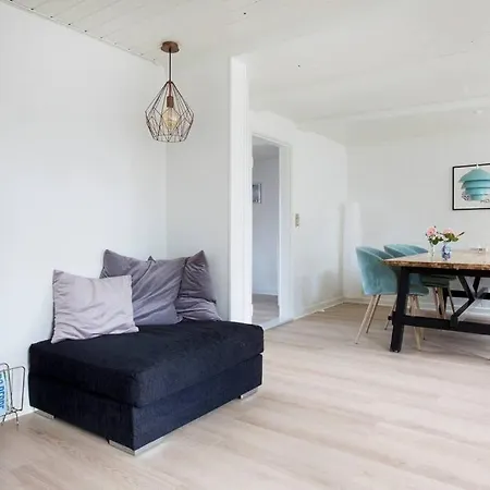 Villa Lunas Skonne Byhus I Hjertet Af By Stege