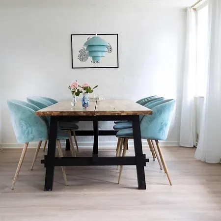 Lunas Skonne Byhus I Hjertet Af By Villa